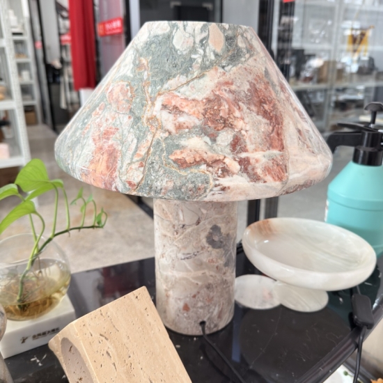 4 seansons pink lamp